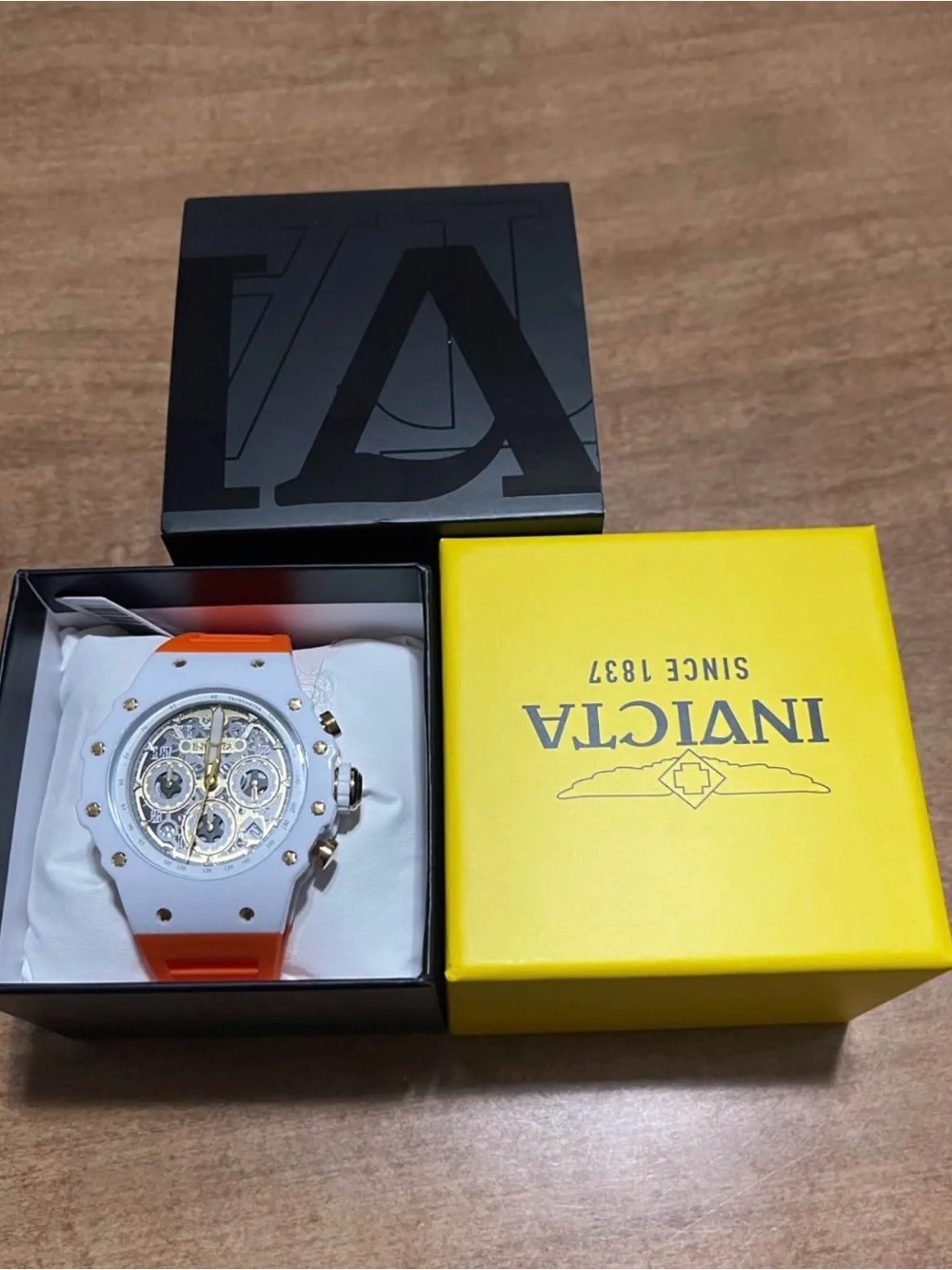 Invicta bold orange
